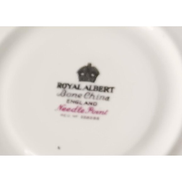 Vintage Royal Albert Tea Cup and Saucer Needle Point Teacup High Tea - Picture 5 of 6